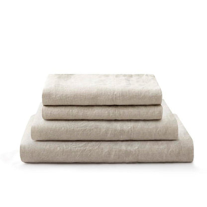 Linen bedset on bed