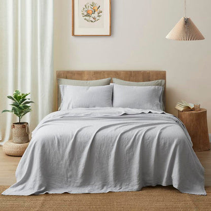 Linen bedset detail
