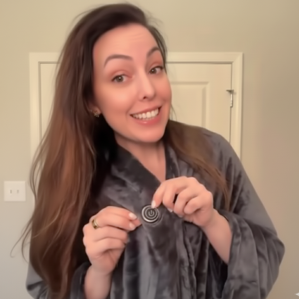 CozyWrap™ | Wireless Heated Shawl